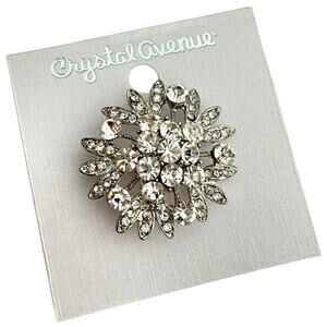NWT 1.5" Clear Crystal with Silver Metal Small Flower Brooch for Sweater / Scarf